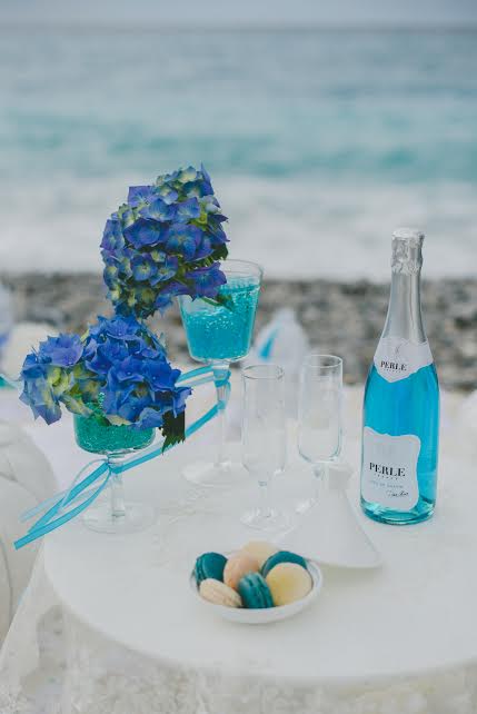 closeup table aqua wedding